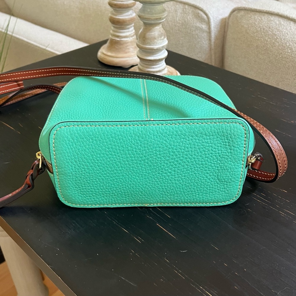 Dooney & Bourke Trixie leather crossbody bag in color Jade. New Without Tags - Picture 7 of 10